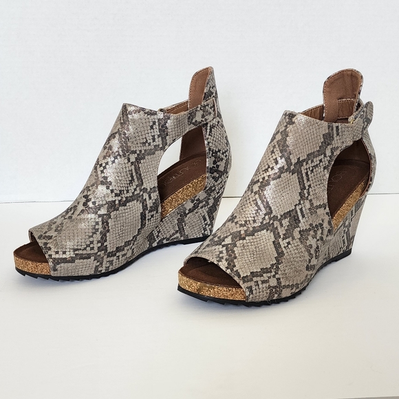 Corkys Brushed Snakeskin Metallic Wedge Sandals NEW - Picture 2 of 11